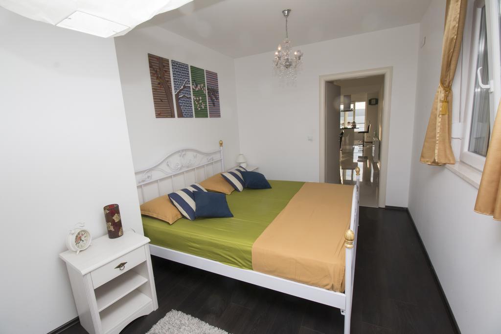 Apartment Mate Omiš Eksteriør bilde