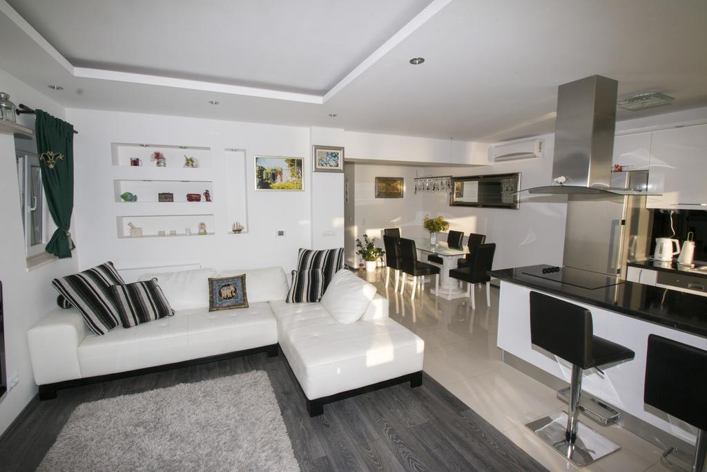 Apartment Mate Omiš Eksteriør bilde