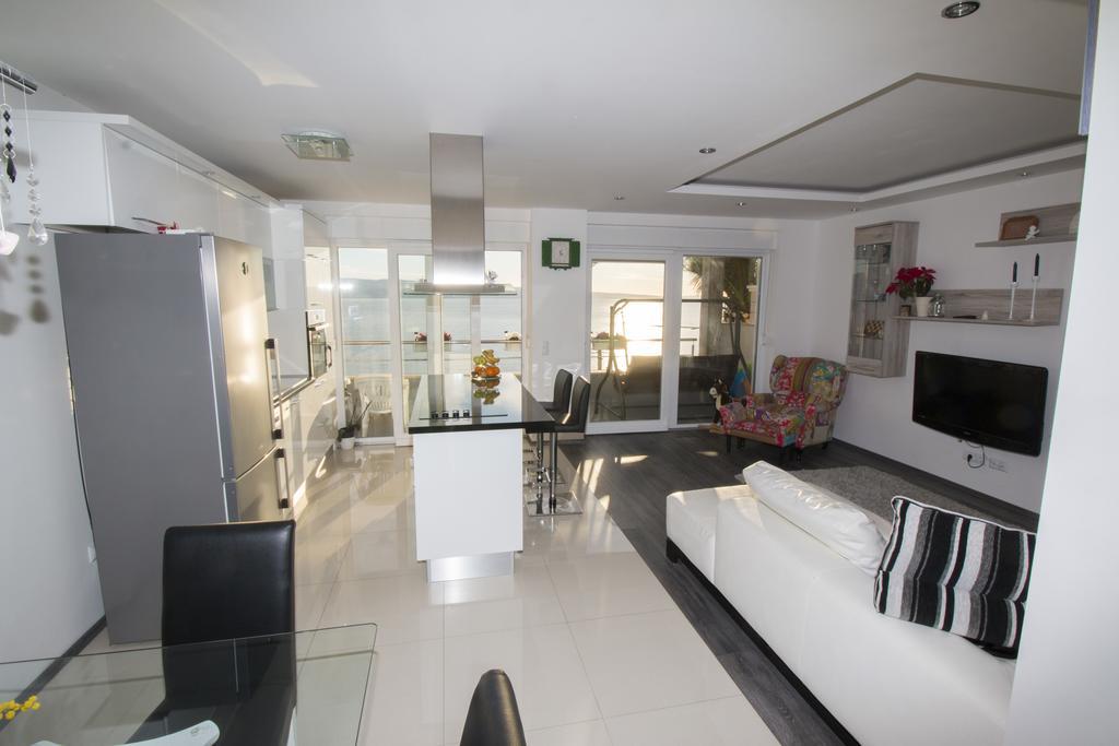 Apartment Mate Omiš Eksteriør bilde